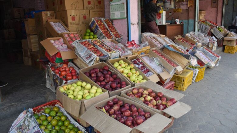 यस्तो छ कालीमाटीमा फलफूलको भाउ