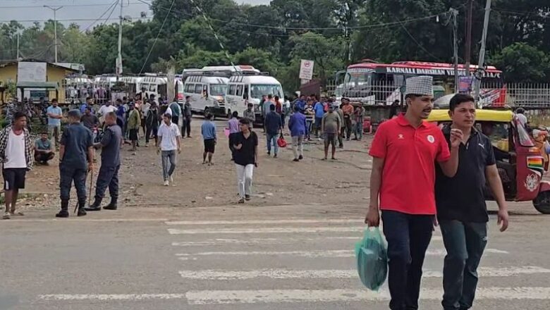 सुर्खेत बसपार्कमा सँधै लफडा : यात्रु तानातान गर्ने तीन जना प्रहरी नियन्त्रणमा