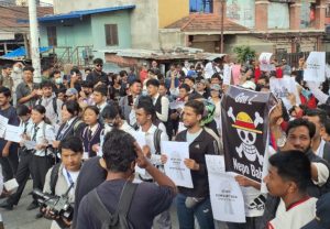 युवाको स्वतःस्फूर्त विद्रोह : दलनिकट संरचनालाई रोक्दै माइतीघरमा जेनजीको प्रदर्शन