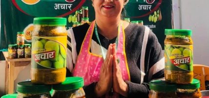 अचार व्यवसायबाट चम्किइन् पार्वती, वार्षिक ५० लाखको कारोबार