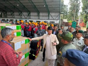 भाेटेकाेशी बाढी प्रभावित क्षेत्रमा सेना मार्फत आठ  टन राहत सामग्री पठाइयो