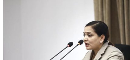 सरकारको प्रस्ताव : महिलालाई ६ महिना प्रसूति, पुरुषलाई ४२ दिन स्याहार बिदा