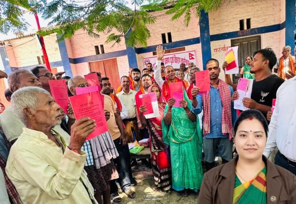 ११ वर्षपछि धनुषाका २३३ परिवारले पाए लालपुर्जा ११ वर्षपछि धनुषाका २३३ परिवारले पाए लालपुर्जा