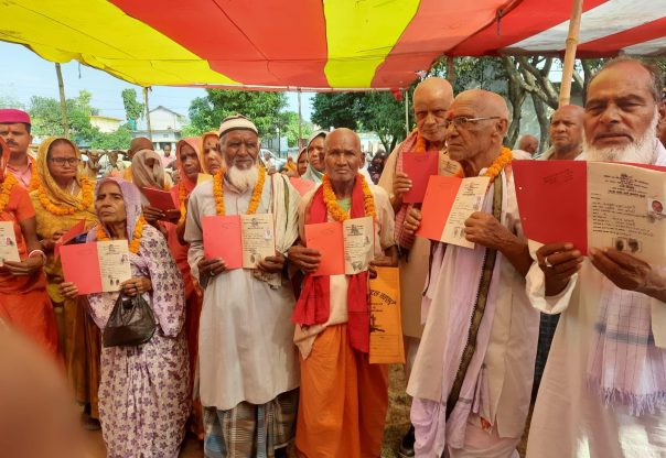 नापजाँचको १४ वर्षपछि महोत्तरीका २५० परिवारले पाए लालपुर्जा